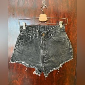 Black Levi jean shorts vintage fits like a 25
